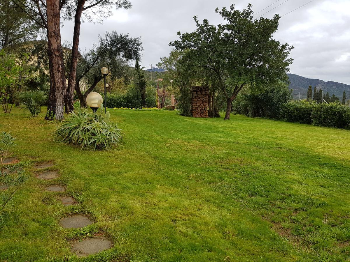 Villa Borgo Degli Ulivi Depandance à Capoterra Extérieur photo